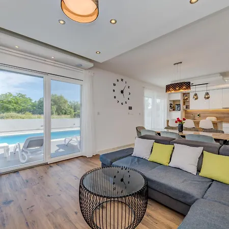 Holiday Home Golden Strings By Interhome *