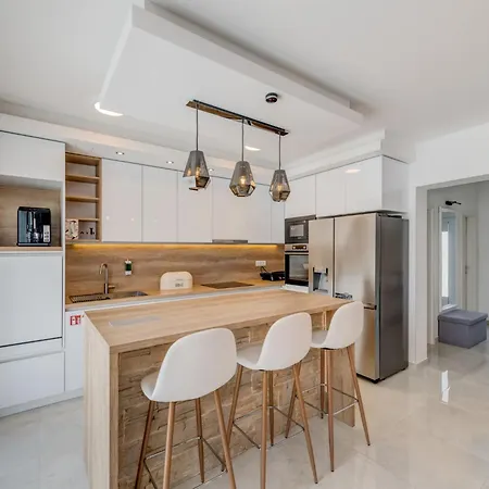 Holiday home Holiday Home Golden Strings By Interhome *