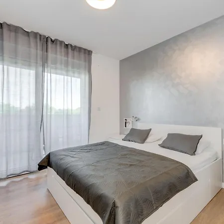 Holiday home Holiday Home Golden Strings By Interhome