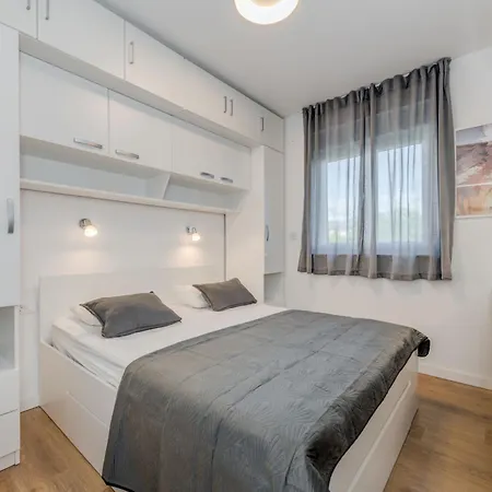 Holiday home Holiday Home Golden Strings By Interhome *