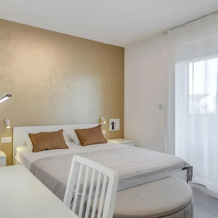 Holiday Home Golden Strings By Interhome