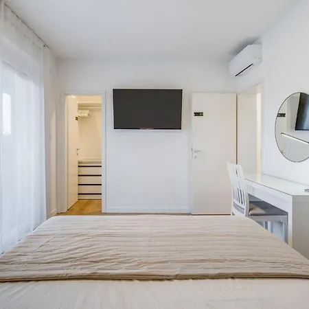 Holiday home Holiday Home Golden Strings By Interhome *