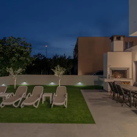 Holiday home Holiday Home Golden Strings By Interhome